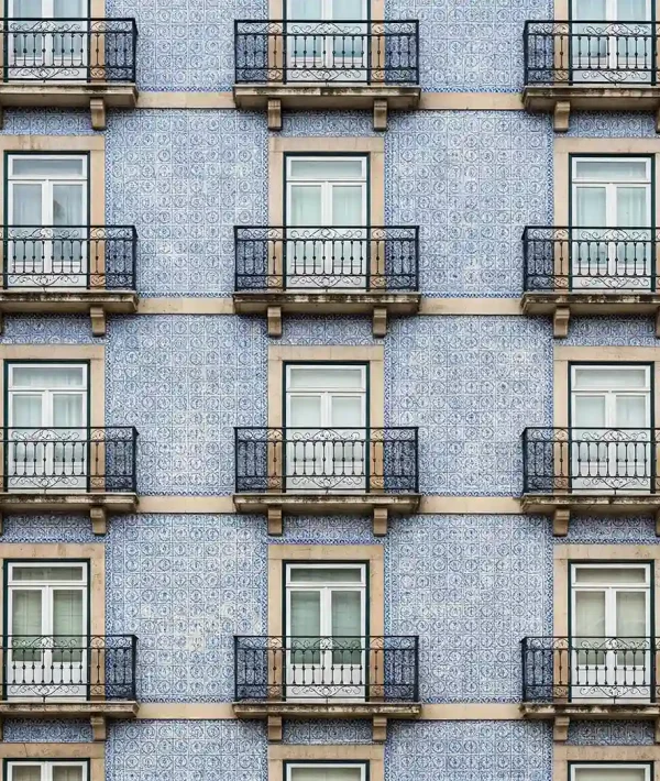 Edifício Drone Imobiliário Portugal Edifício com Arquitetura Portuguesa captado por Drone Imobiliário Portugal