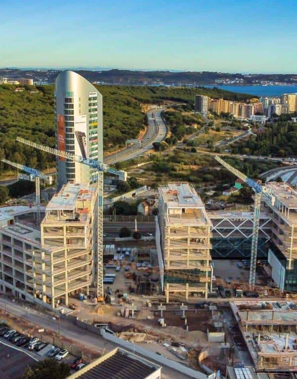 Inspeção das Torres do World Trade Center Lisboa. Drone construção civil Portugal das Torres do World Trade Center em Lisboa - Drone Construcción Civil